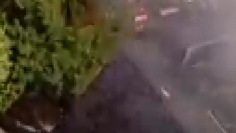 Los bomberos de Chicago trabajaron intensamente para apagar las llamas de un incendio en edificio residencial en un vecindario al noroeste de Chicago.  Foto  captura ABC7 Chicago