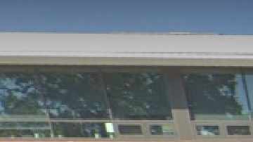 El Centro de Asistencia Familiar que funciona en la escuela secundaria Highland Park ofrece servicios de salud mental a las personas impactadas emocionalmente por el tiroteo del lunes. Foto Cortesía Google Maps