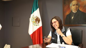 La consejera del Instituto Nacional Electoral Claudia Zavala Pérez durante una visita de trabajo en Chicago. (Cortesía Consulado General de México en Chicago)