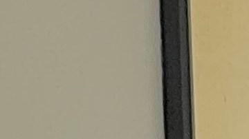 La comisionada del Condado de Cook Alma Anaya y activistas pro inmigrantes hablan antes de una audiencia en el Condado de Cook para investigar cómo ICE estaría usando empresas corredoras de datos para eludir las protecciones de las leyes santuario.  (Cortesía ICIRR/Mijente)