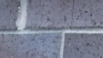 La propietaria de Base Salon en West Loop, Krysta Rojas dijo que fue estafada por una mujer que llegó al negocio a recibir servicios, pero que no pagó. Foto Google Maps.