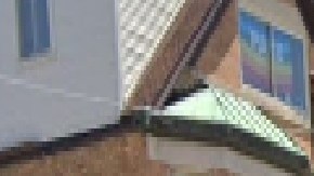 os detectives del área investigan un choque de un automóvil contra un árbol en el vecindario de Lake View.