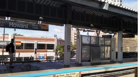 Una de las personas que estuvieron en el incidente dijo que es necesaria mayor seguridad y policías en esa estación de tren de la línea roja de la CTA.