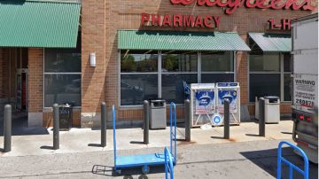 La empresa Walgreens informó que ha implementado avances tecnológicos y servicios centralizados para aliviar las cargas de trabajo de las farmacias.