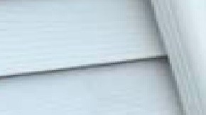 Ethan, es un niño con autismo de 8 años que utiliza su tableta para comunicarse con su familia y amistades. Foto Extraída de Facebook Amelia Galvez Cortez