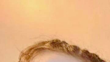 Jaime Botello, su esposa Mirella Gutiérrez y sus tres hijos, Leo de siete años, Danny de cinco años y Mía de cuatro años en su vivienda en Elgin. (Cortesía familia Gutiérrez)