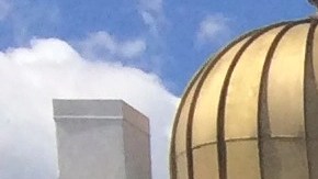 El tradicional desfile de Fiestas Patrias en la Calle 26 vuelve, tras dos años de suspensión a causa de la pandemia, a realizarse en La Villita este 11 de septiembre. (Irene Tostado / La Raza)