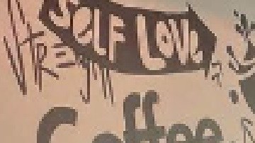 Coffee, Hip-Hop and Mental Health se ubica en el 1051 W. Belmont Ave., en el barrio de Lake View. Foto extraída de Facebook de la cafetería