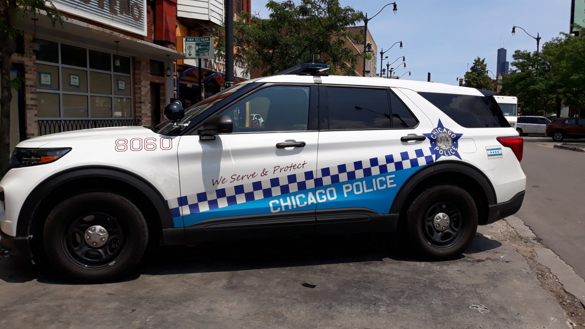 “Chicago Police Issue Alert to Near West Side Businesses after String of Morning Robberies”