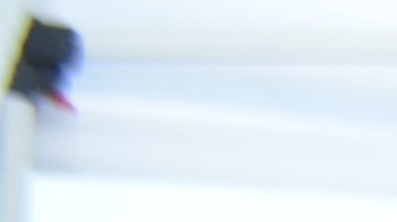 La doctora Geraldine Luna, directora médica del Departamento de Salud Pública de Chicago, en una clínica de vacunación gratuita en el mercado de pulgas Swap-O-Rama del barrio de Back of the Yards. (Belhú Sanabria / La Raza)