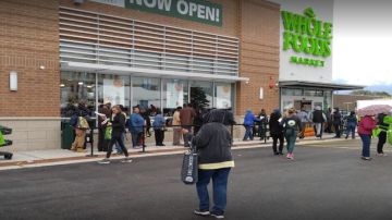 Whole Foods de Englewood abrió en 2016, con el objetivo de traer opciones de alimentos más saludables a esa área. Foto Google Maps.