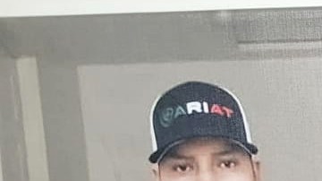 En un accidente que involucró a tres vehículos (uno de ellos se incendió) fallecieron Domingo López (izq.) y Ambrosio Santiago. (Foto cortesía familia Pérez)