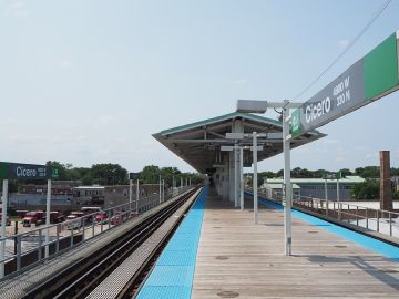 El incidente ocurrió el viernes por la tarde, cuando el tren estaba al oeste cerca de la calle Lake y al norte de la avenida Cicero de Chicago.
