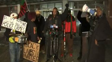 Activistas, religiosos y líderes comunitarios hablan sobre la muerte de Tyre Nichols presuntamente asesinado a manos de cinco policías de Memphis, Tennessee. Foto captura ABC7 Chicago.
