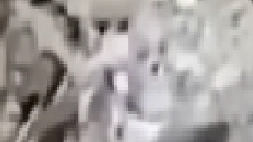 El sismo dejó extensas zonas devastadas, en las que se teme que haya miles de personas atrapadas bajo los escombros.Foto captura Al Rojo Vivo Telemundo.