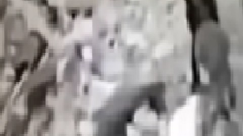 El sismo dejó extensas zonas devastadas, en las que se teme que haya miles de personas atrapadas bajo los escombros.Foto captura Al Rojo Vivo Telemundo.