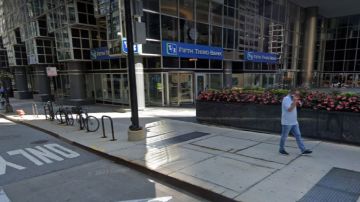 El sospechoso robó en un Banco Fifth Third en el centro de Chicago. Foto Google Maps