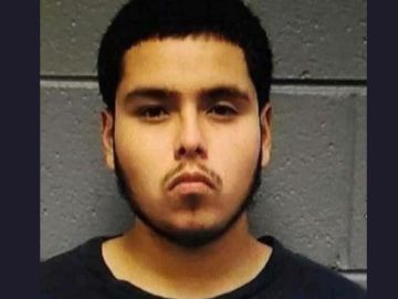 Steven Montano, de 18 años, acusado de matar a tiros al oficial de Policía de Chicago, Andrés Vásquez Lasso, está detenido sin derecho a fianza. Foto Departamento de Policía de Chicago