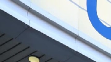 Más de 600 empleados que trabajan para la compañía Levy Compass Group y que son parte de Unite Here Local 1, un sindicato que representa a los trabajadores de las concesionarias, apoyaron la huelga del domingo afuera del United Center. Foto extraída de Facebook Unite Here Local 1