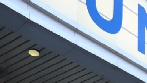 Más de 600 empleados que trabajan para la compañía Levy Compass Group y que son parte de Unite Here Local 1, un sindicato que representa a los trabajadores de las concesionarias, apoyaron la huelga del domingo afuera del United Center. Foto extraída de Facebook Unite Here Local 1