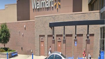 Los  clientes y el personal de Walmart fueron evacuados el sábado después del tiroteo dentro de la tienda.