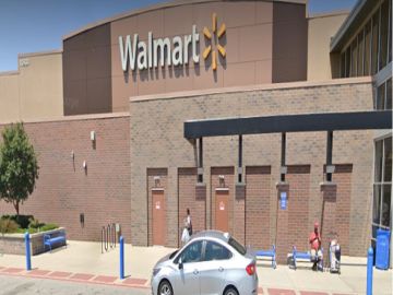 Los  clientes y el personal de Walmart fueron evacuados el sábado después del tiroteo dentro de la tienda.