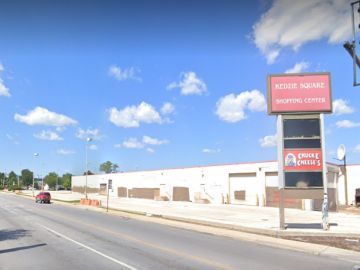 Estos vendedores tendrán un nuevo hogar en una antigua Kmart en el barrio de Gage Park al suroeste de Chicago. Foto Google Maps