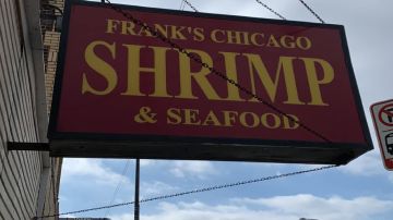 Un hombre y una mujer fueron encontrados muertos en el restaurante Franks Chicago Shrimp House en Burbank. Foto Google Maps