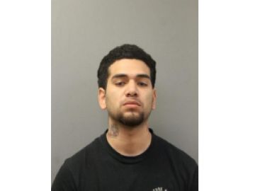 Juan Landeros fue arrestado en relación con un intento de robo de auto a una mujer en el área de North Mayfair. Foto Departamento de Policía de Chicago