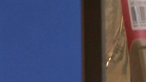 Un paciente con covid-19 conectado a un respirador.