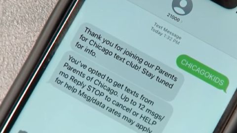 Parents for Chicago, es una línea gratuita de comunicación por mensajes de texto y correo electrónico. Foto captura NBC5  Chicago