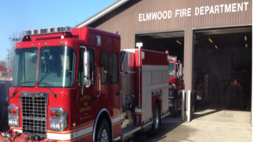 El voraz incendio tuvo lugar en la cuadra 2400 de North 72nd Court, en Elmwood.  Extraída de Facebook Elmwood