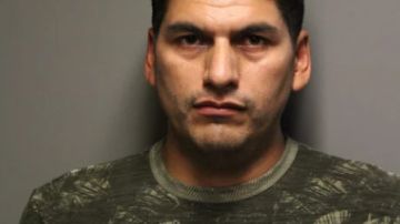 El conserje, Luis Rubio-Ortega de Niles, se declaró culpable de un cargo de grabación de video no autorizada. Foto Park Ridge Police