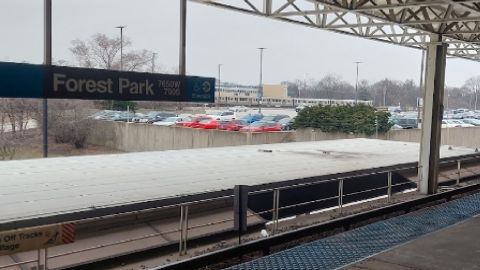 Las estaciones Clinton, UIC Halsted y Racine permanecerán cerradas hasta fines de agosto. Foto cortesía CTA