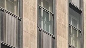 Vecinos de Belmont Cragin y activistas pro inmigrantes piden que Francisco Pánuco no sea deportado. (Cortesía Centro de Trabajadores Unidos)