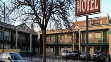 Buscan convertir el Diplomat Motel en Lincoln Square en vivienda para personas sin hogar.