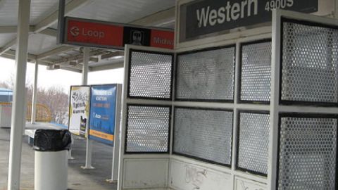 Un tiroteo en la estación Western de la línea naranja de la CTA dejó un hombre herido de gravedad y hospitalizado.