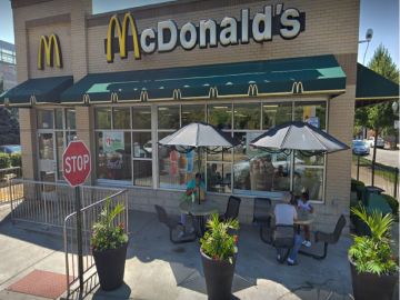 El incidente ocurrió en un restaurante McDonald's en Hyde Park.
