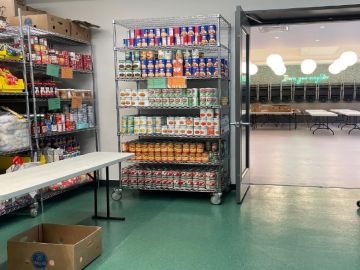 La despensa de alimentos sin fines de lucro compró el edificio en 2021, con la ayuda de subvenciones estatales. Foto extraída de Facebook 'Common Pantry'