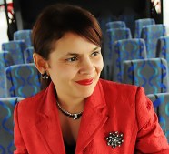 Soy Una Robin Hood Latina Letty V lez La Raza Soy Una Robin Hood Latina Letty V lez La Raza