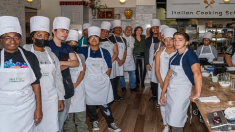 La Fundación para las Artes Culinarias se enfoca en brindar becas y capacitación a estudiantes de comunidades desatendidas. Foto extraída de Facebook Foundation for Culinary