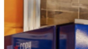 Los artículos de las máquinas expendedoras son gratuitos para cualquier persona en Chicago. Las máquinas estarán abastecidas con Narcan, tiras reactivas de fentanilo, kits de higiene general, calcetines y ropa interior. Foto CDPH