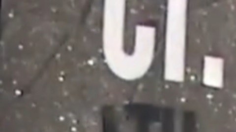 Algunos de los renteros dicen que han tenido que vivir sin calefacción, moho y falta de reparaciones en su vivienda pública. Foto captura Fox 32 Chicago