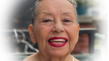 Ninfa ‘Ana’ Álvarez, histórica activista y trabajadora por décadas en la Casa Aztlán de Pilsen, Chicago. (Cortesía familia Álvarez)