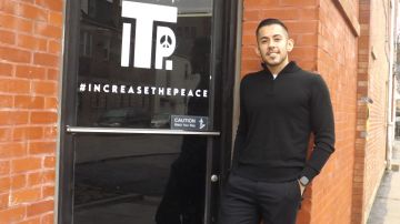 Berto Aguayo, founder of Increase the Peace, an organization dedicated to reducing violence in Chicago neighborhoods and offering young people educational and job opportunities. (Antonio Zavala / La Raza)