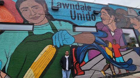 Paulino Vargas, manager of the Restorative Justice Street Outreach program in the streets of Little Village at New Life Centers. (Aileen Ocaña / La Raza)