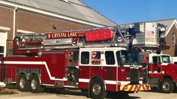 Los bomberos respondieron a un incendio en una residencia en la cuadra 3700 Riverside Drive alrededor de las 3:20 pm. Foto Facebook Departamento de Bomberos de Crystal Lake