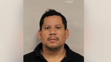 Benítez Hernández, de 37 años ha sido acusado de posesión de pornografía infantil en Palatine, Illinois. Foto cortesía Departamento de Policía de Palatine