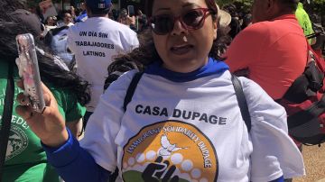 Velia Sánchez, inmigrante residente en DuPage, exigió una reforma migratoria. (Antonio Zavala / La Raza)