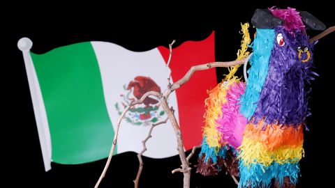 El Cinco de Mayo, familiares y amigos se reúnen para festejar la conmemoración de la Batalla de Puebla.